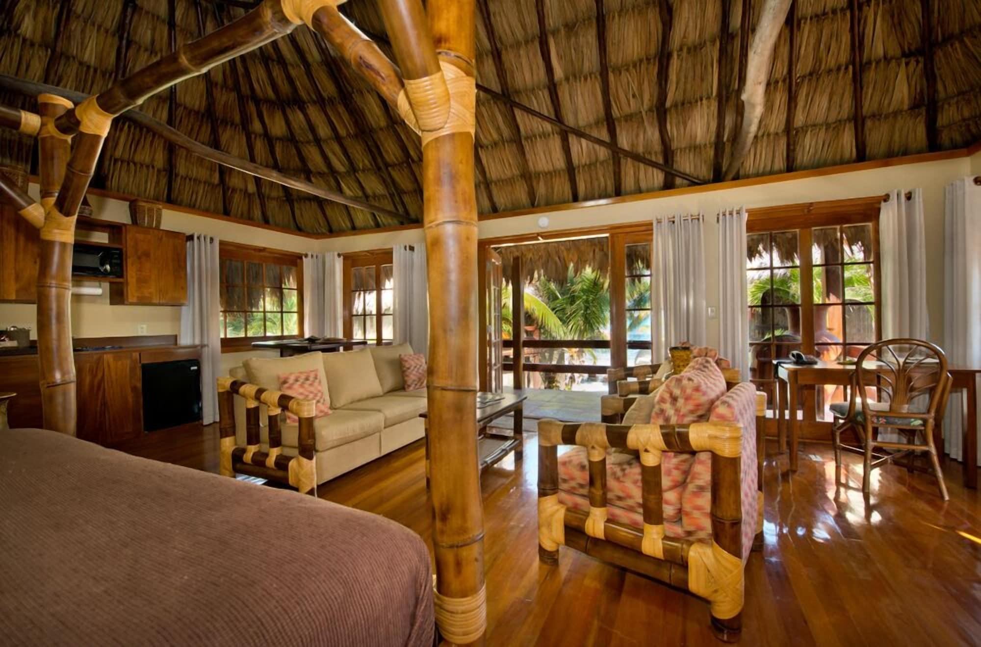 Ramons Village Resort ซานเปโดร ภายนอก รูปภาพ