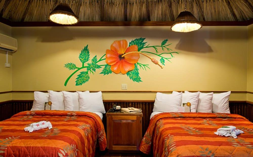 Ramons Village Resort ซานเปโดร ภายนอก รูปภาพ