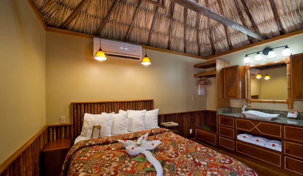 Ramons Village Resort ซานเปโดร ภายนอก รูปภาพ