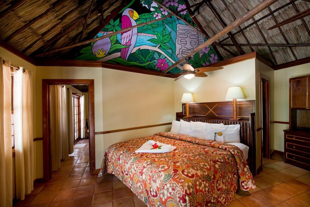 Ramons Village Resort ซานเปโดร ภายนอก รูปภาพ