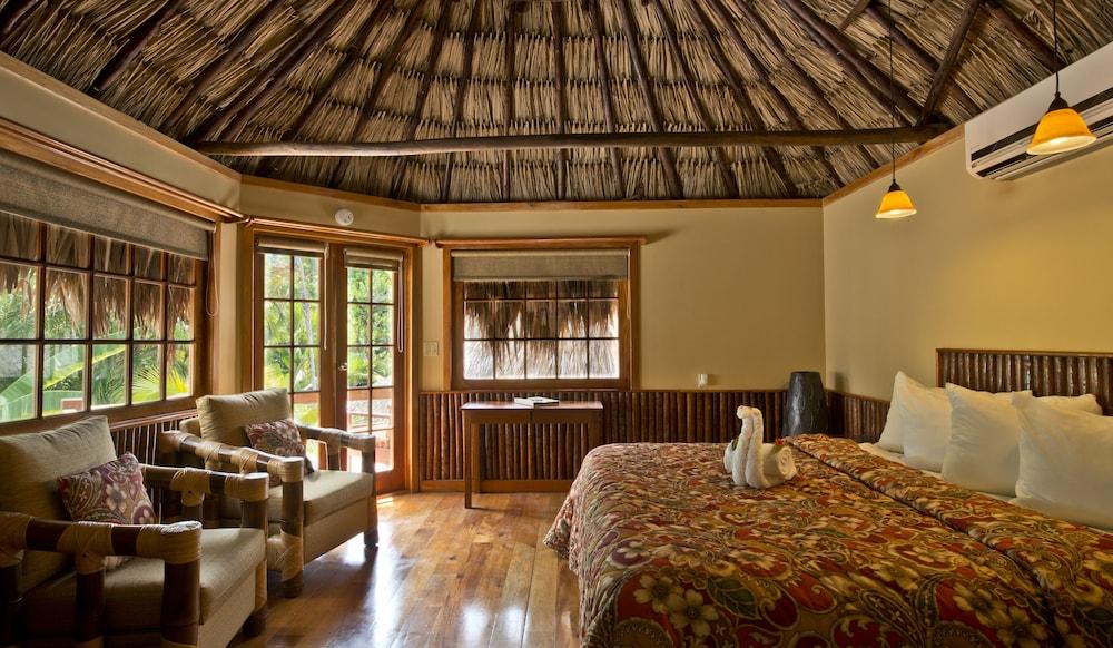 Ramons Village Resort ซานเปโดร ภายนอก รูปภาพ