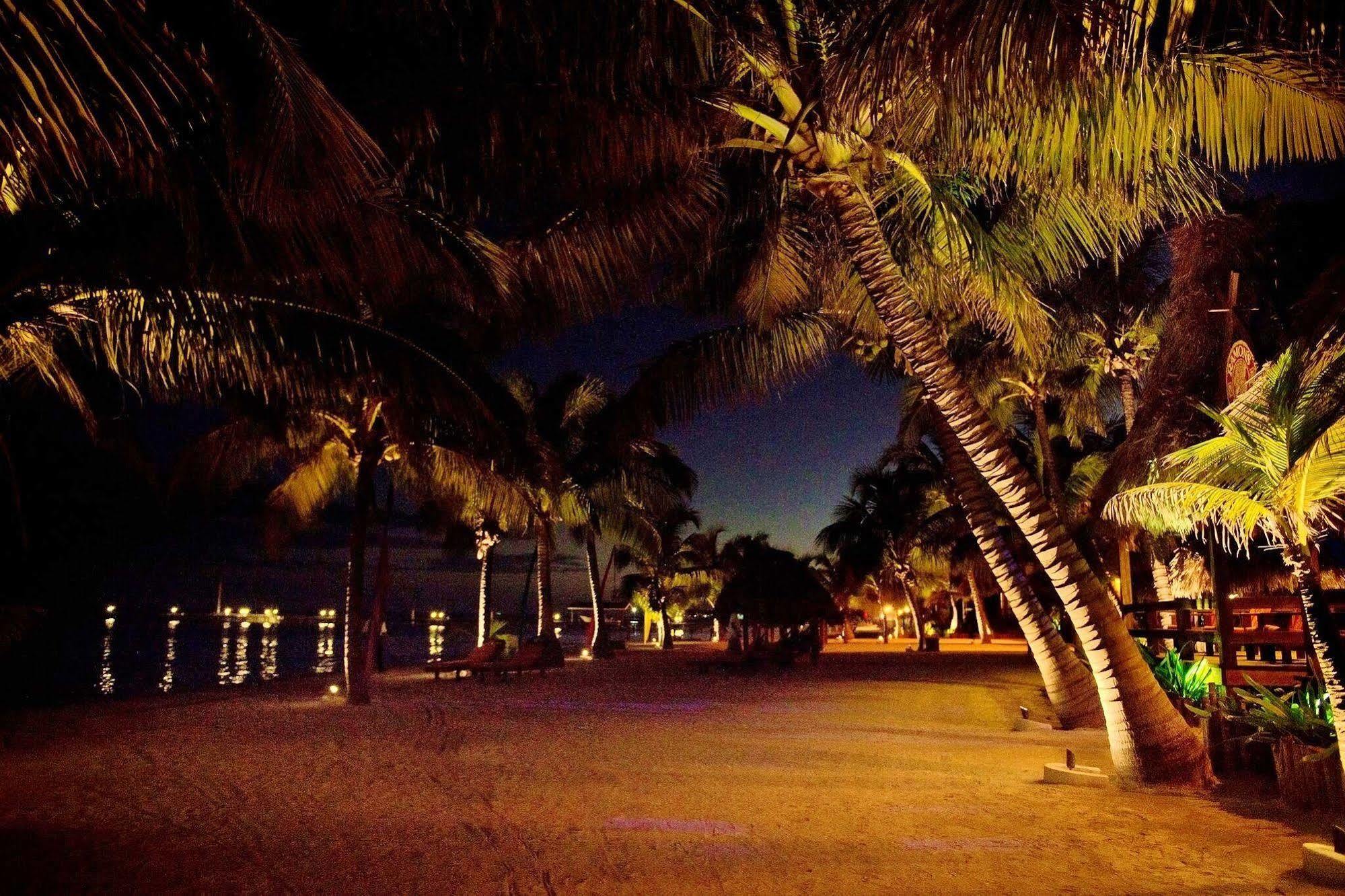 Ramons Village Resort ซานเปโดร ภายนอก รูปภาพ